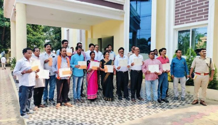 ଆଗଲପୁର ବ୍ଲକର ୨ ଜଣଙ୍କୁ ପ୍ରକୃତିବନ୍ଧୁ ଓ ପ୍ରକୃତି ମିତ୍ର ପୁରସ୍କାର ପ୍ରଦାନ