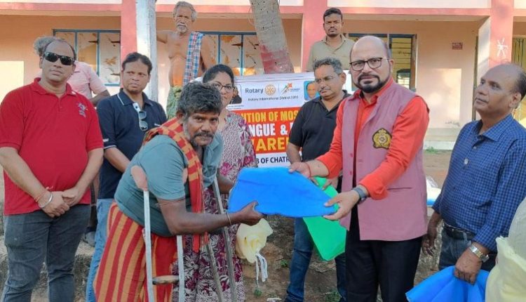 ଛତ୍ରପୁର ରୋଟାରୀ କ୍ଲବ ପକ୍ଷରୁ ମଶାରି ବଣ୍ଟନ