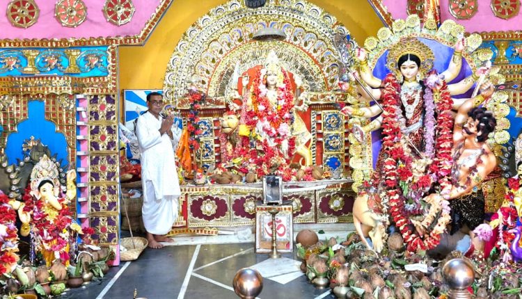 ପାଇକମାଲରେ ସାର୍ବଜନୀନ ନବରାତ୍ର ଦୁର୍ଗାପୂଜାରେ ଭକ୍ତଙ୍କ ପ୍ରବଳ ଭିଡ