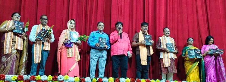 ୯ ଦିନିଆ ଜାତୀୟ ନାଟ୍ୟ ମହୋତ୍ସବର ଉଦ୍‌ଯାପନୀ ସନ୍ଧ୍ୟାରେ ଦର୍ଶକଙ୍କୁ ବିମୋହିତ କଲା ଭୁବନେଶ୍ୱରର ନାଟକ "ସମକାଳ"